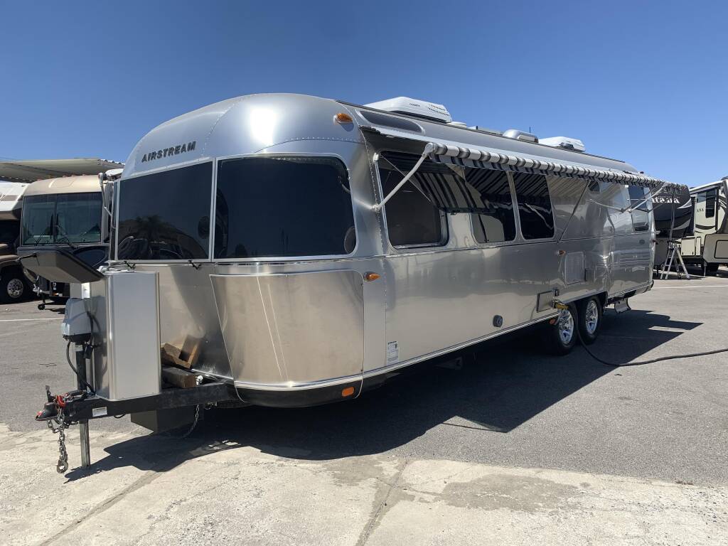2019 Airstream Classic 30RB