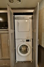 2021 Thor Motor Coach ARIA 3901 - Image 23