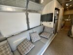 2024 Airstream Flying Cloud 27FB - Image 10